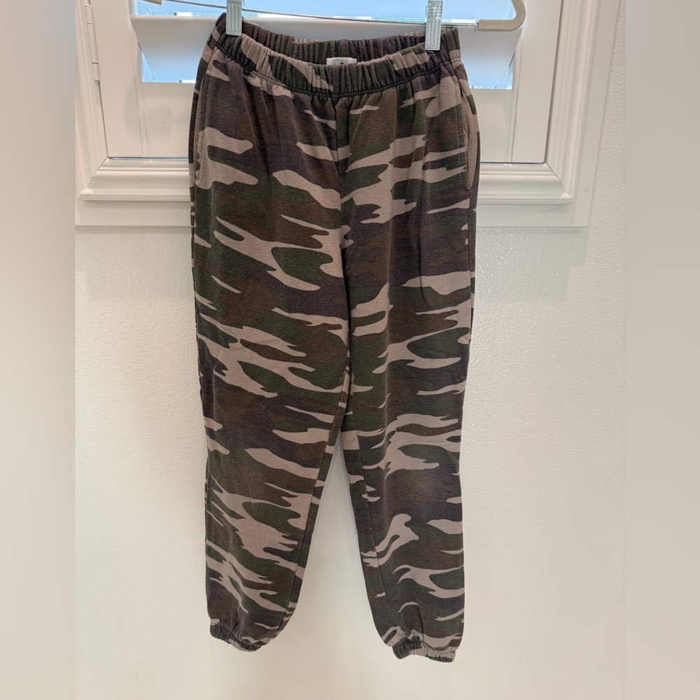 Socialite camo sweatpants